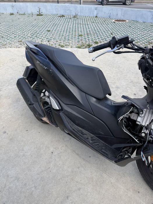 Vendo pcx 2024 acidentada 14mil km