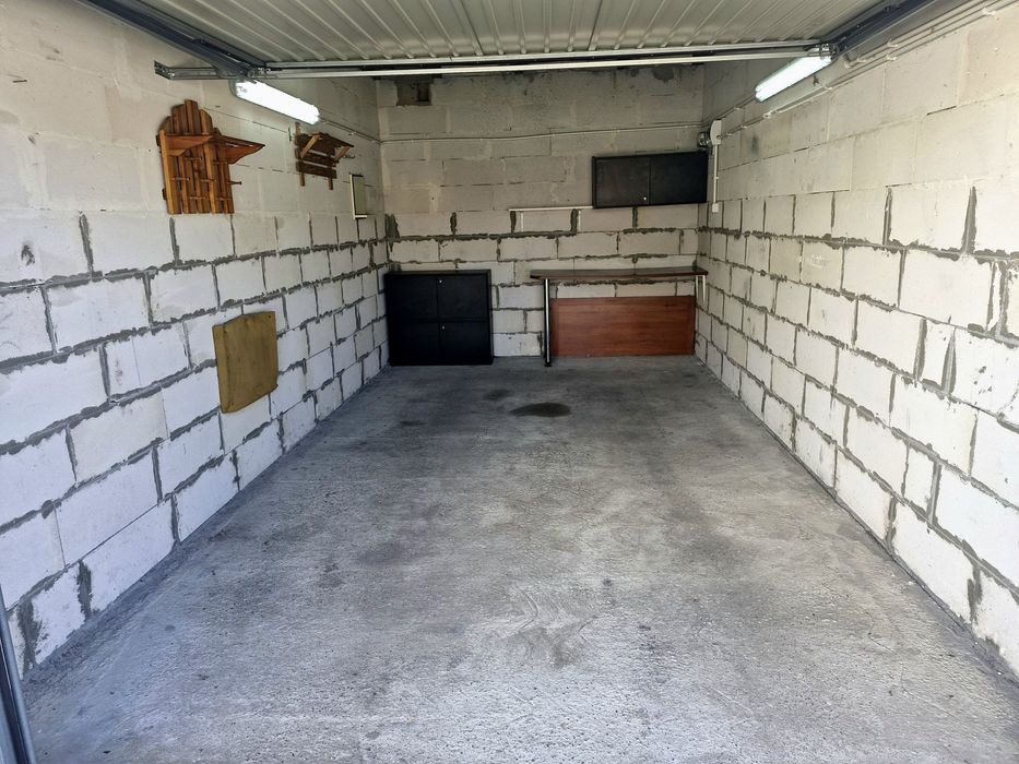 Garaż przy Osiedlu Pileckiego - Widok 5