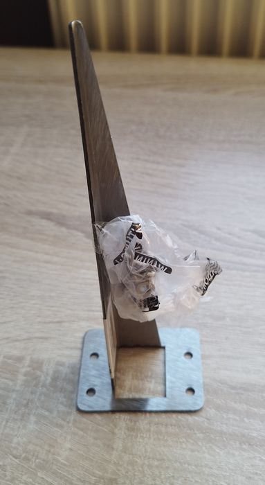 Kolec szpikulec metalowy .obcowanie lamp