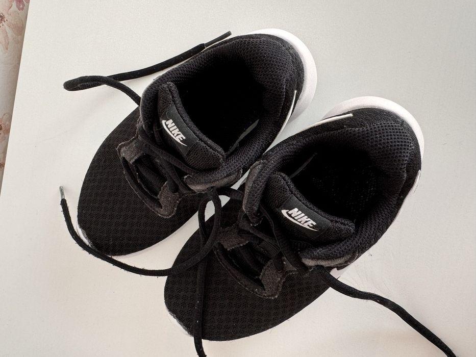 Sneakersy Nike TANJUN buty sportowe siateczkowe rozmiar 28