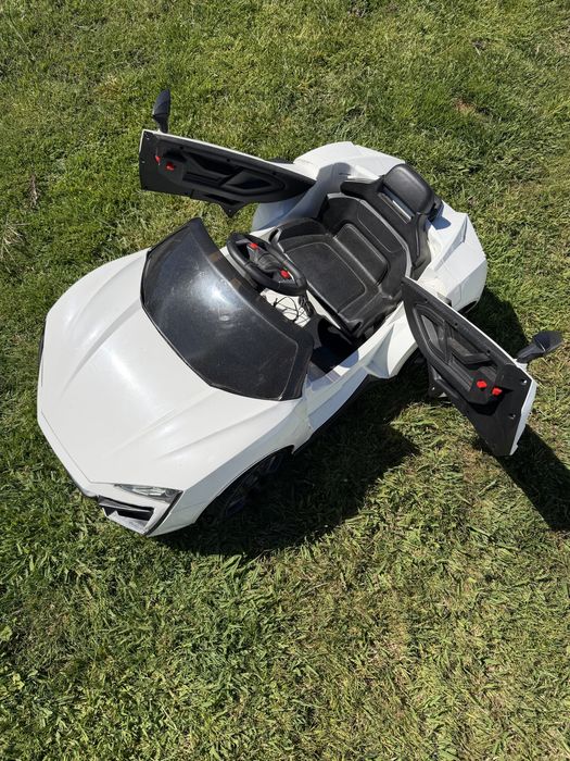 Carro elétrico criança