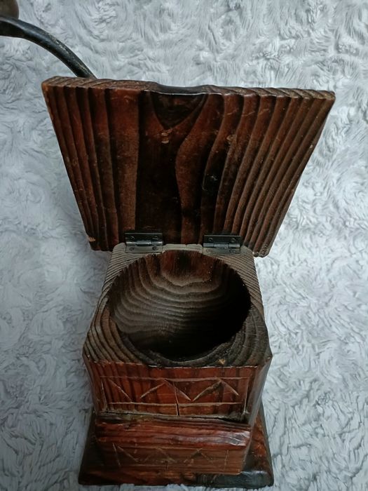 Młynek do kawy drewniany / atrapa / dekoracja / ozdoba