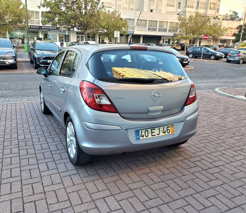 Opel Corsa D 1.3CDTi C/AC Nacional 07