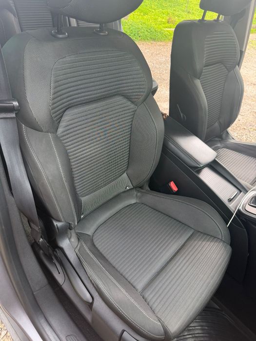 Renault grand scenic, pode ser colocado na plataforma da TVDE
