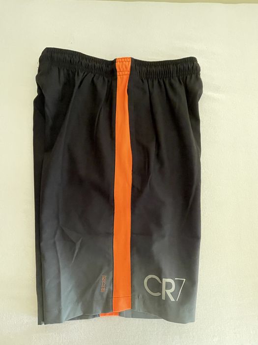 Calções Nike CR7 tamanho 12-13 anos