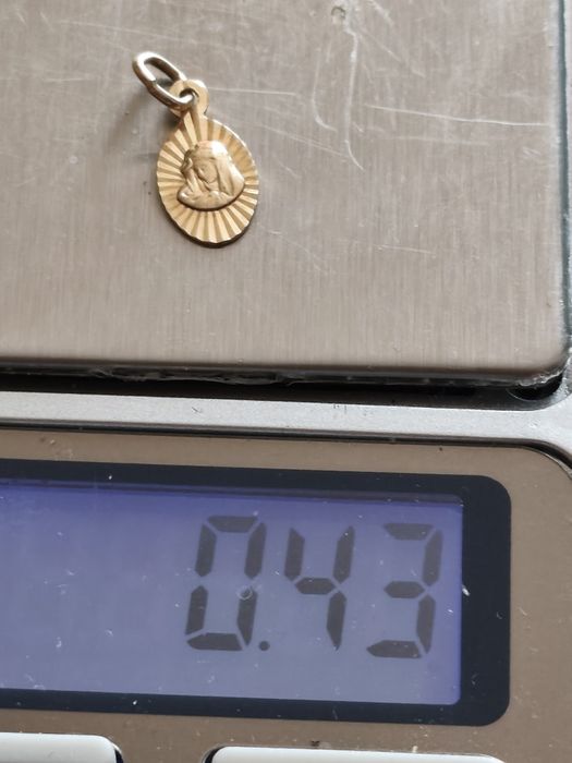 Wisiorek złoty 585.