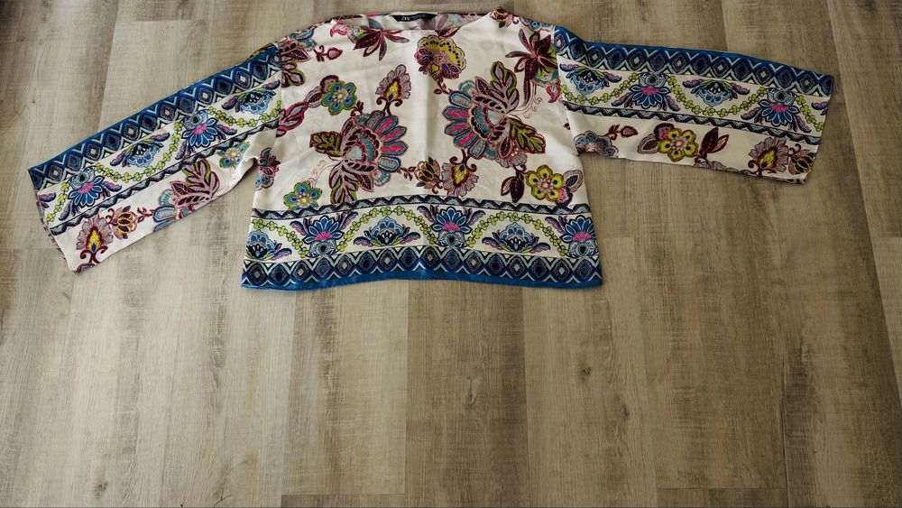 Blusa floral feminina manga comprida