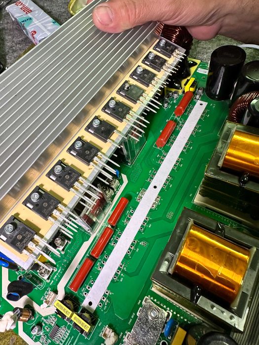 Ремонт гібридних сонячних інверторів Консультація безкоштовно Гарантія