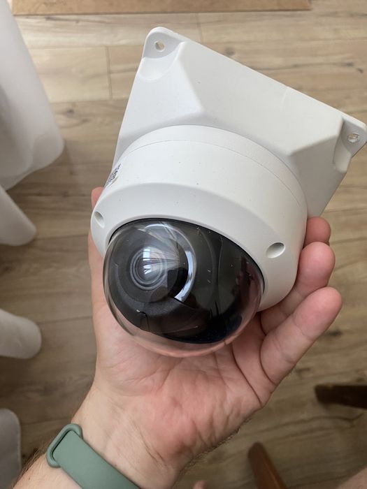 Продам видеокамеру DS-2CD2121G0-IWS