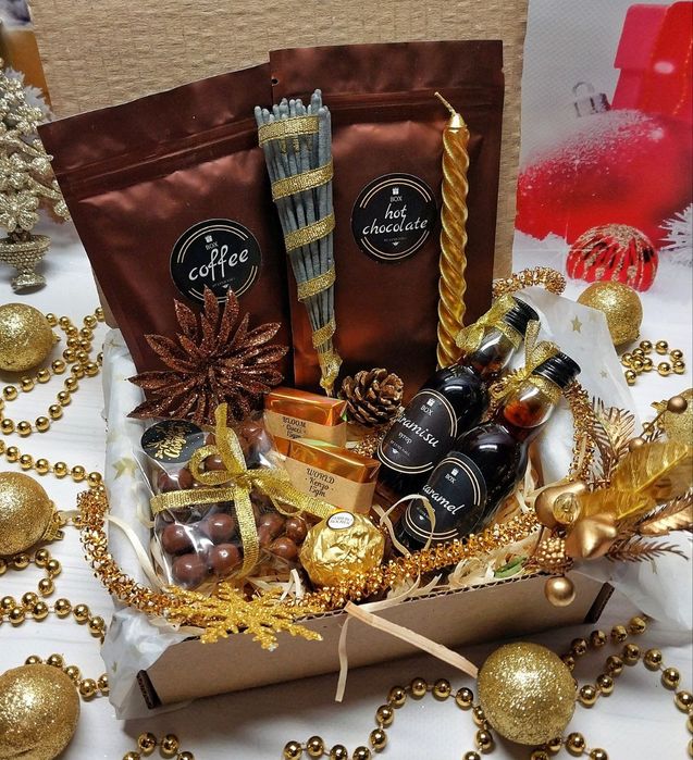 Подарунок дівчині на Новий рік. Подарунки жінкам  на новорічні  свята.