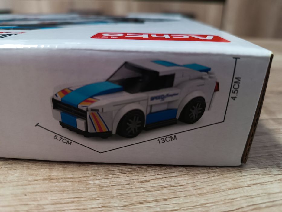 Nowy zestaw klocków a'la lego, samochód wyścigowy do skladania