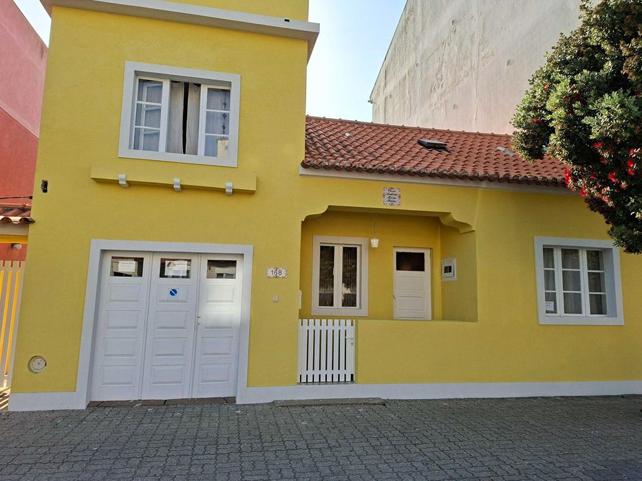 alugo quarto em moradia