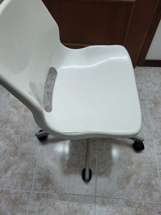 Cadeira de Plástico