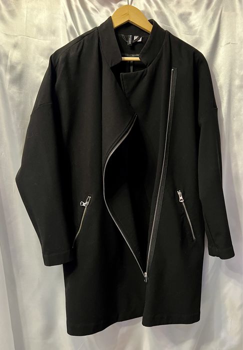 Легке тренч-пальто від бренду h&m divided