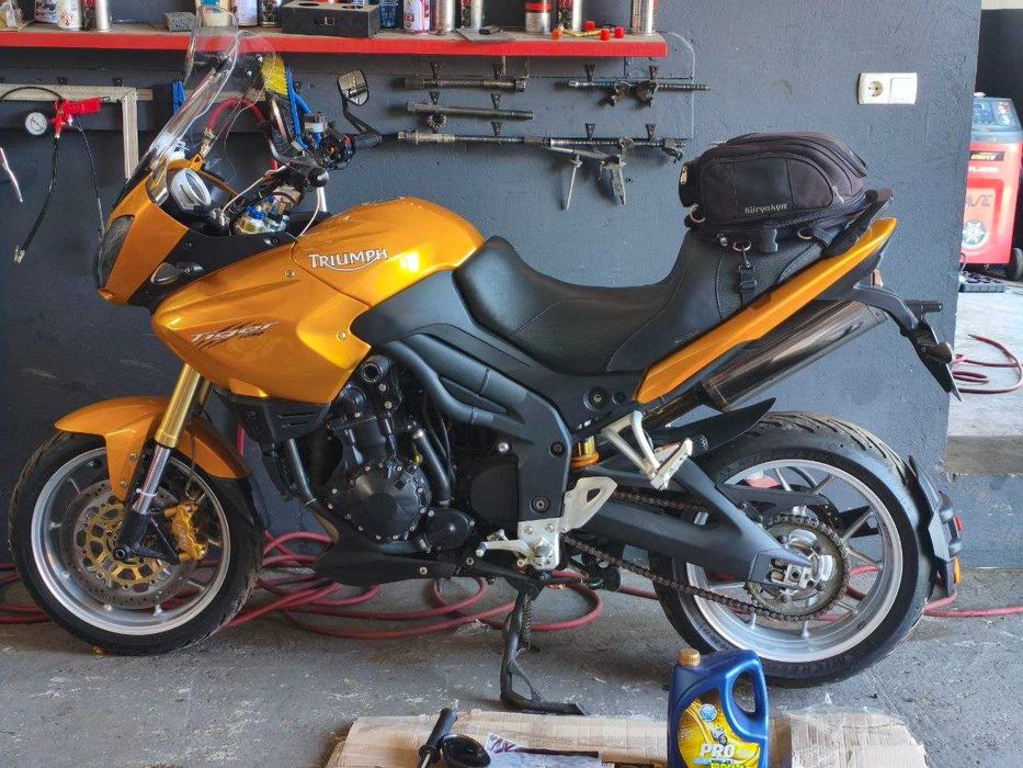 Triumph Tiger 1050