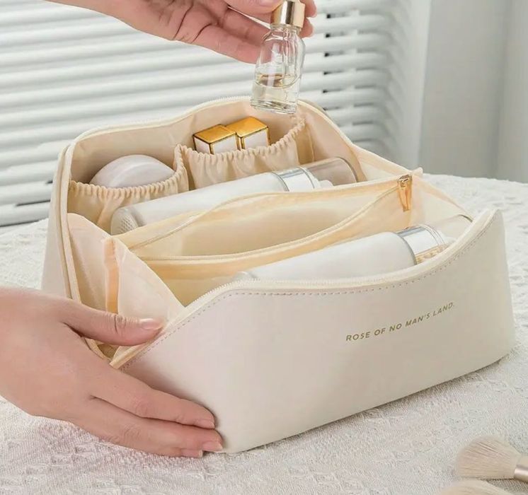 Bolsa de Cosméticos Preta Nova