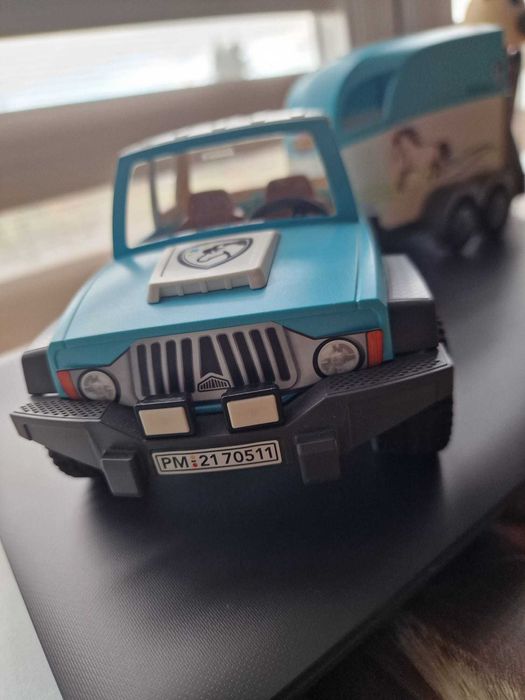 Playmobil 70511 Samochód z przyczepą dla kucyka