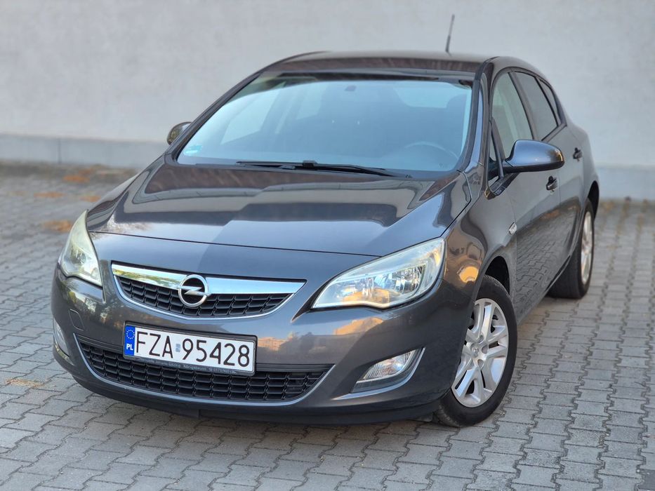 Opel Astra # Kolorowy Ekran # Nawigacja # Zarejestrowany # Czujniki Cofania #