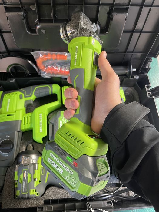 Набір інструментів! Шурп. на 52ни, Перф. 2,8дж, Болг 8000об/хв Гк500нм