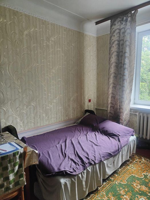 Продаж великої кімнати на ст.м КПІ, Київ