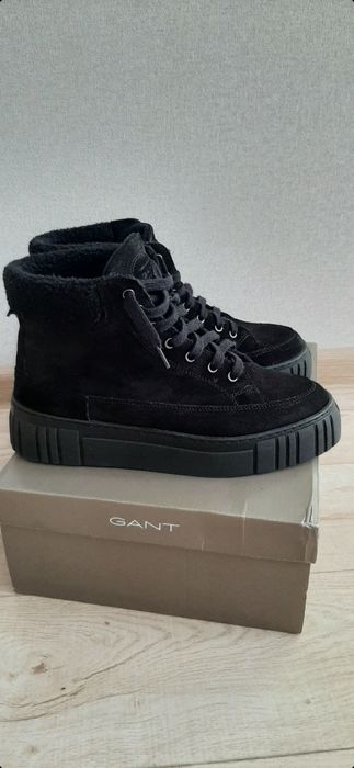 Gant тепле,натуральне,прогадала з розміром ,устілка 27,3.
повністю нат