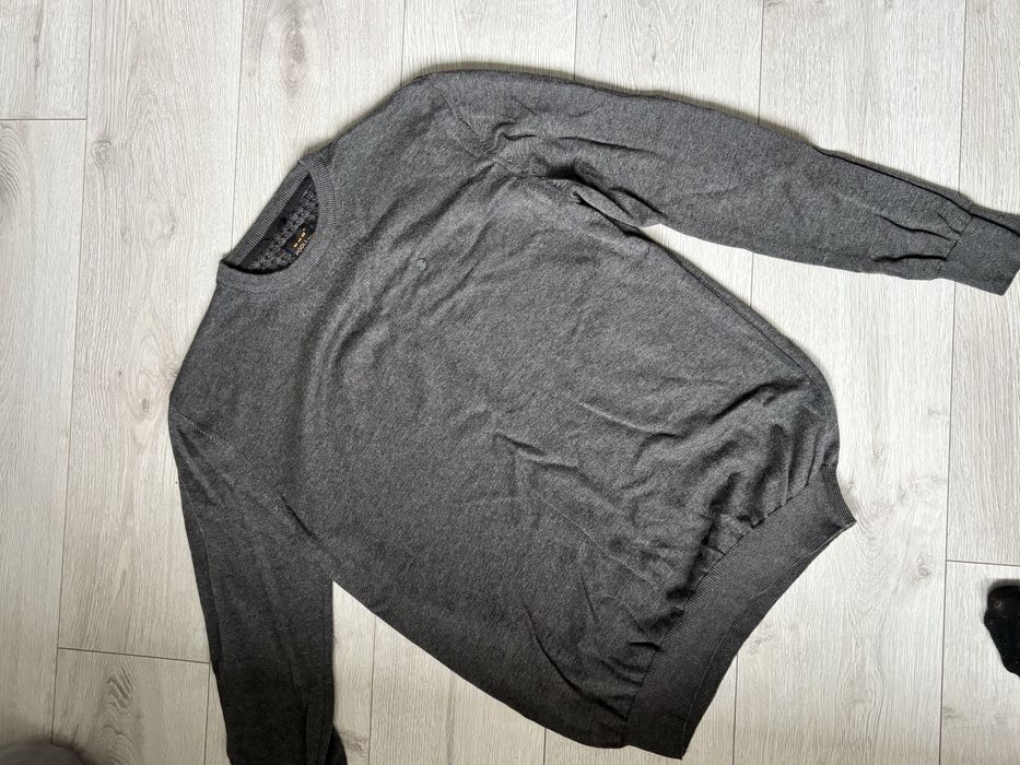 Светр чоловічий в сірому кольорі