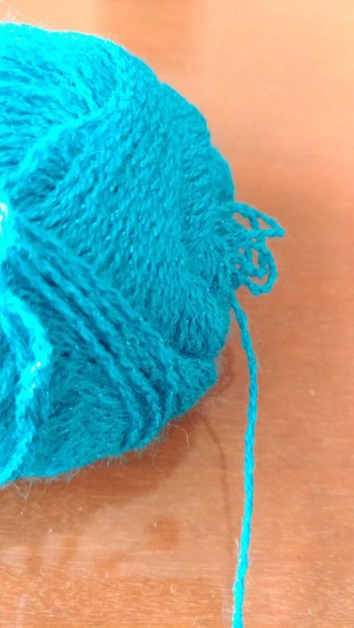 10 motków włóczki  100% synthetic