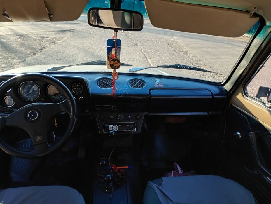 Автомобіль ВАЗ 2121 Нива Позашляховик