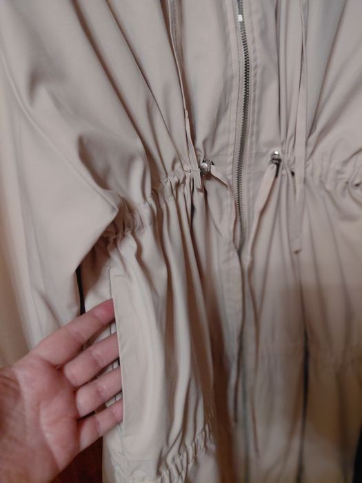Дощовик, плащ-сукня бежового кольору reserved, розмір l-xxl, стан нової речі