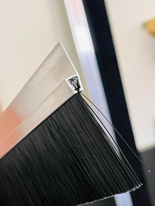 ESCOVAS VEDAÇÃO

1m x 5cm escova x 2.5cm calha