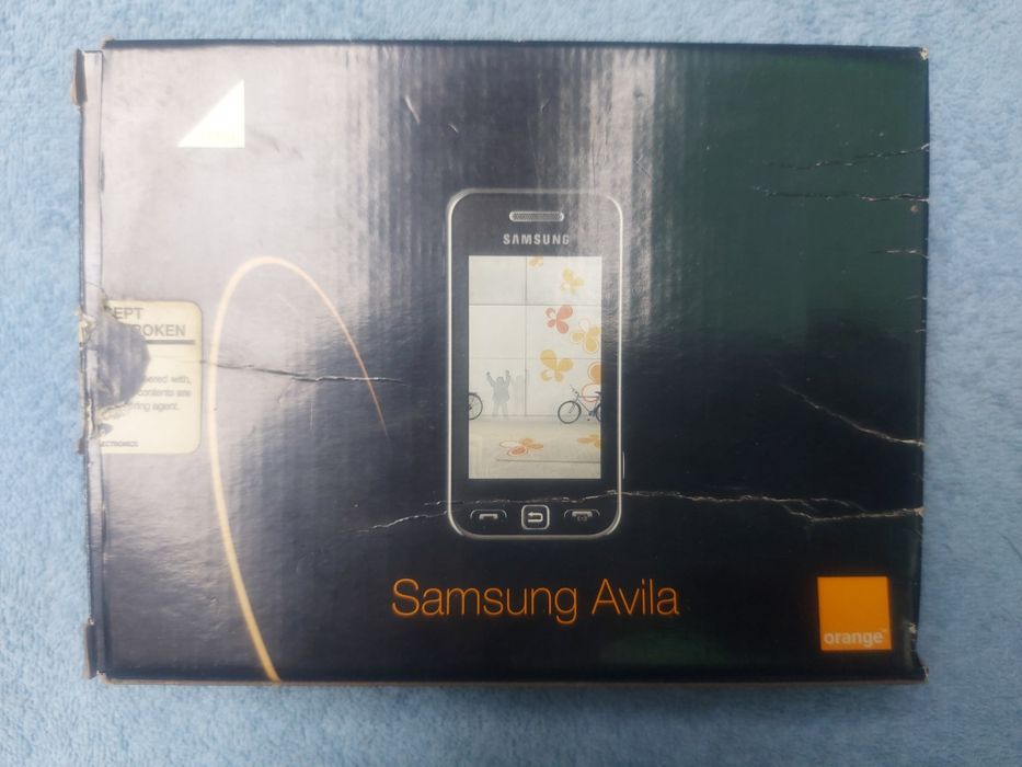 Pudełko Samsung Avila z kompletem instrukcji.