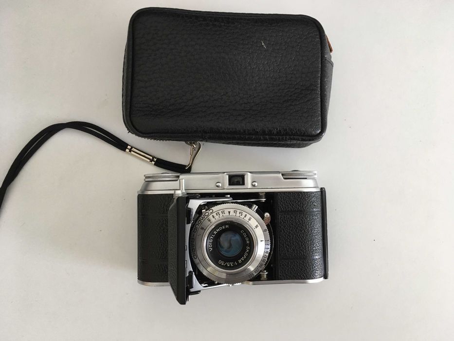 Voigtlander Vito II Color Skopar 3.5 50mm - Rollei 35 Rangefinder