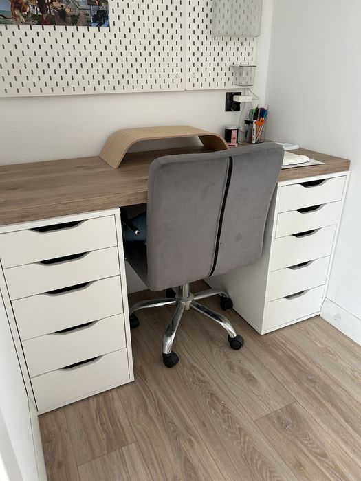 Biuro z szafkami komplet