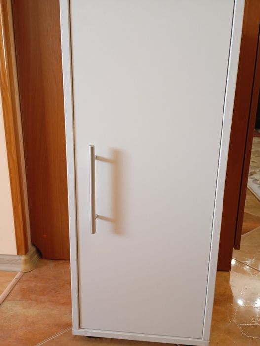 Підлогова тумба. .