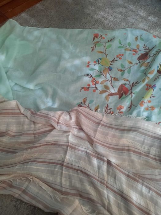 Lenços  novos e.rcharprs novas