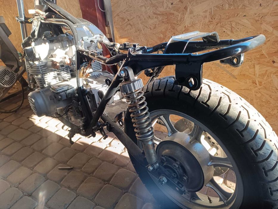 Kawasaki LTD 750 cena dotyczy rama