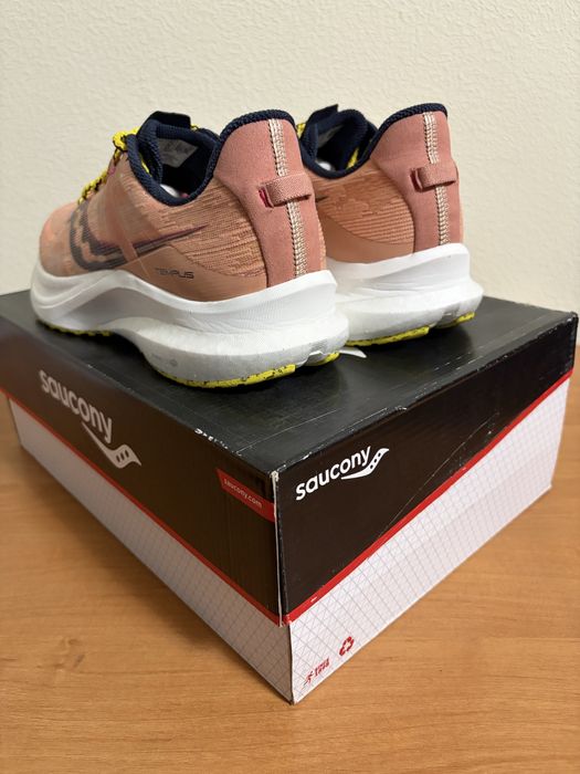 Новые ОРИГИНАЛ оригінал беговые кроссовки кросівки Saucony Tempus