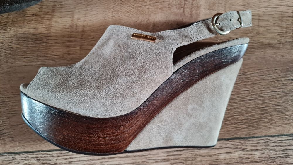 Buty damskie, koturny