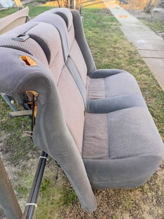 Атокрісло  заднього ряду