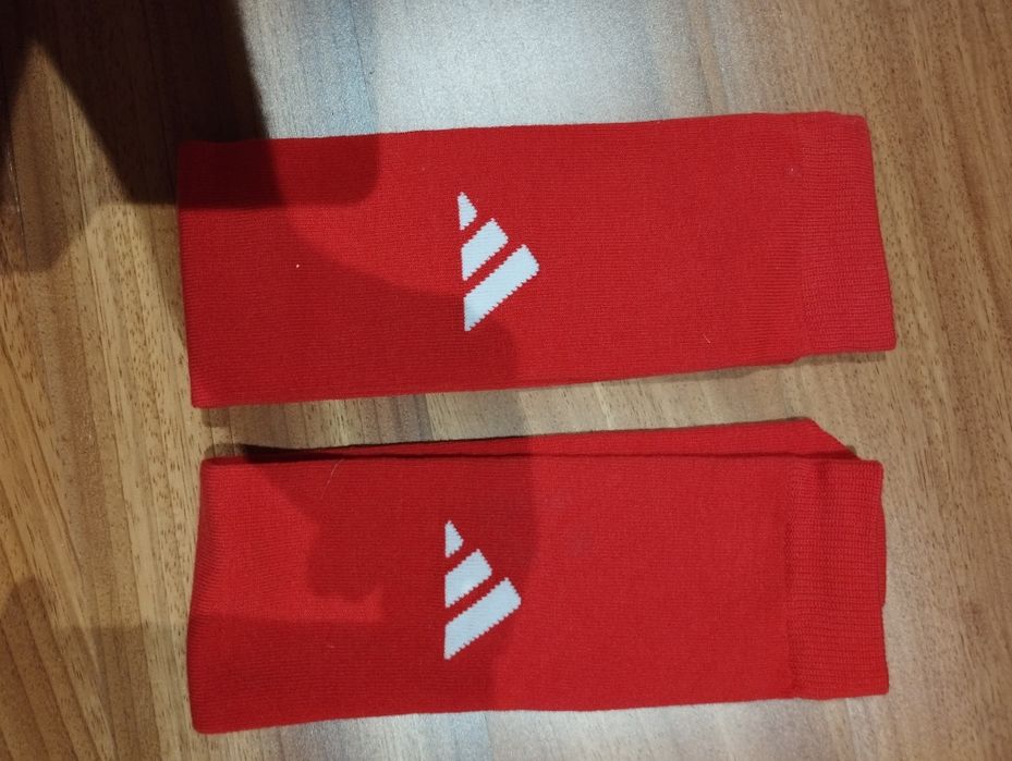 Meias de futebol oficiais do Benfica, novas e nunca usadas.