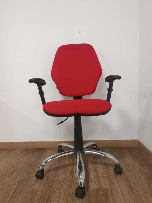 Крісло офісне Master GTRw chr каркас хром в гарному стані м. Шулявська