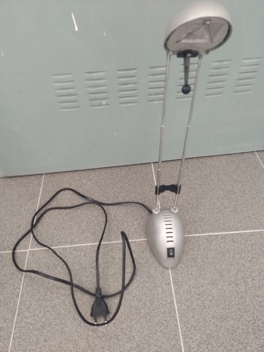 Candeeiro de pé para secretária