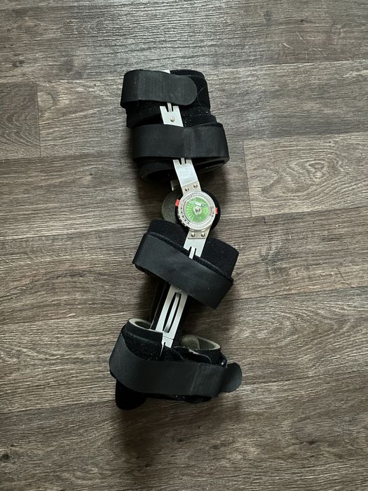 Реабілітаційний ортез на коліно Fit Line (ROM) з регулюванням кута