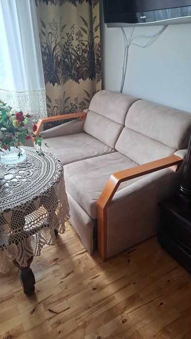 Sofa dwuosobowa rozkładana w stanie idealnym