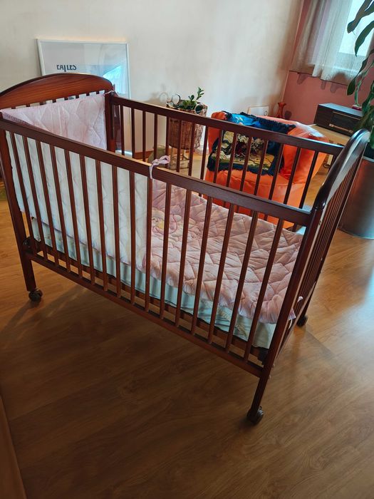 Berço para bebé / cama de criança 6-7 anos em madeira