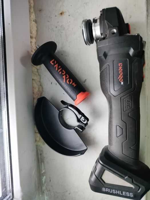 Болгарка Dnipro M  DGA  202 SBC.