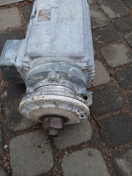 Silnik  jamnik  dwu biegoŵy 1400 ,2800
