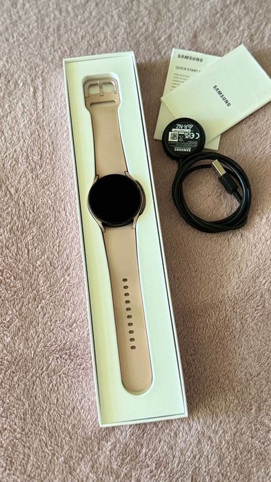Смарт-часы Samsung Galaxy Watch4 40 mm (Gold) SM