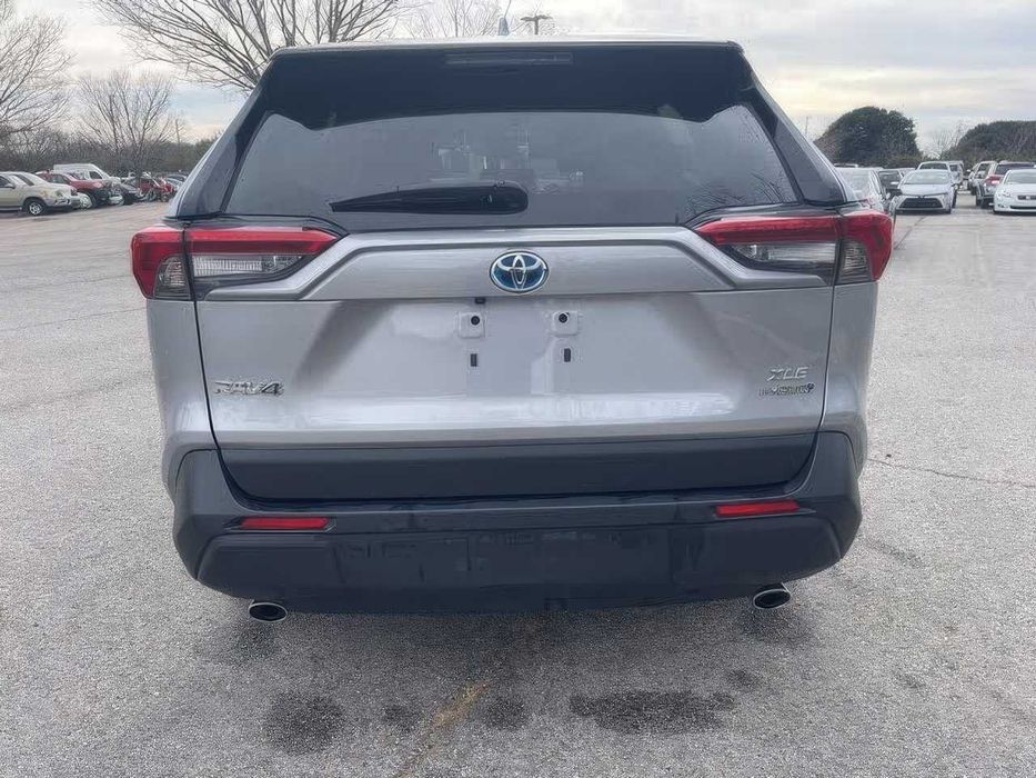 Toyota RAV4 Hybrid XLE Premium      2024
