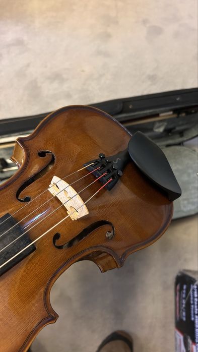 Viola de arco como nova